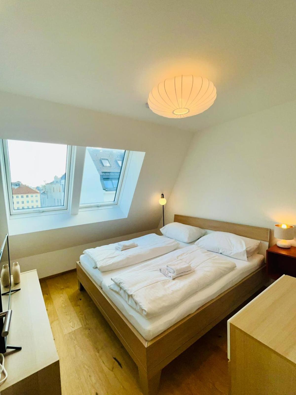 וינה Orestaliving - Penthouse With Private Terrace מראה חיצוני תמונה
